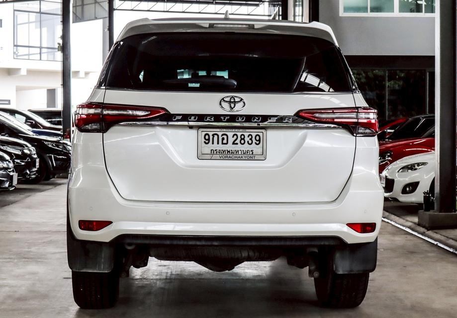 2021 TOYOTA FORTUNER 2.4V 16