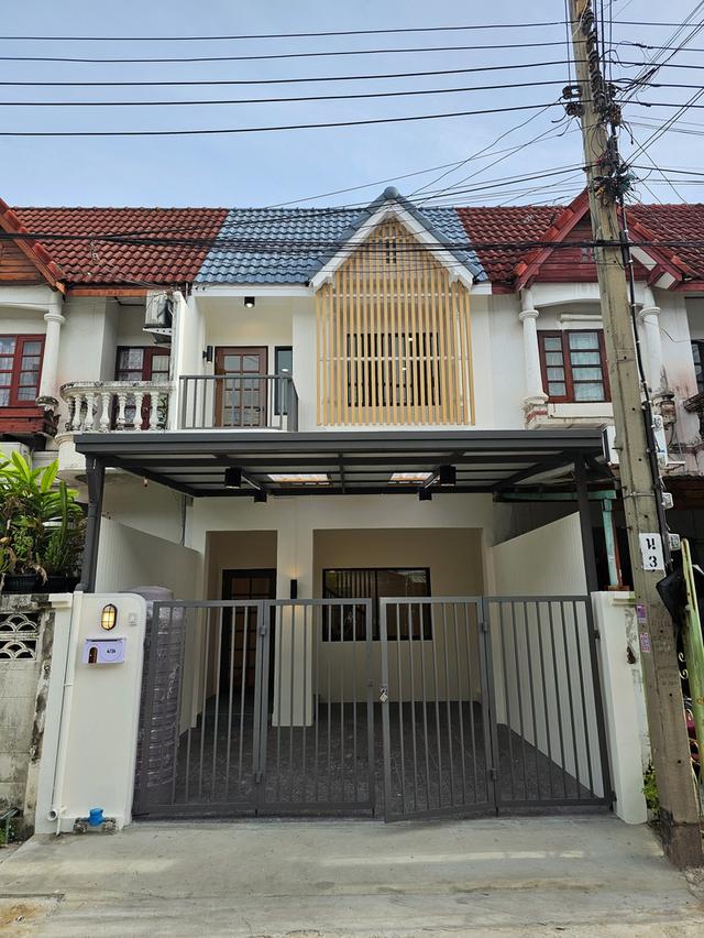 ขายทาวเฮ้า  2 ชั้น หมู่บ้าน .ทรัพย์วัฒนะ ซอยแจ้งวัฒนะ-ปากเกร็ด17   ติด รฟฟ.สีชมพู 1