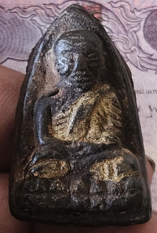 หลวงปู่ทวดเนื้อว่าน พิมพ์หลังเจดีย์ (ชุดกรรมการ) บรรจุสูตรมหามงคลฝังตะกรุด 9 ดอก