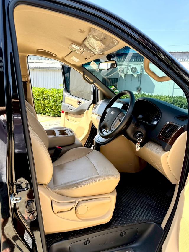 HYUNDAI H-1 2.5 Elite ปี2018 รถบ้านมือเดียวป้ายแดง ยางใหม่ปี 25สีเดิมป้ายแดงทั้งคัน น็อตหน้าหลังไม่เคยขยับ 9