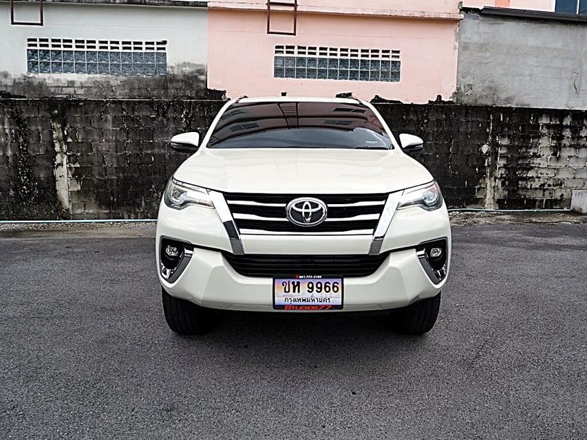 TOYOTA FORTUNER 2.4 V ปี2019
