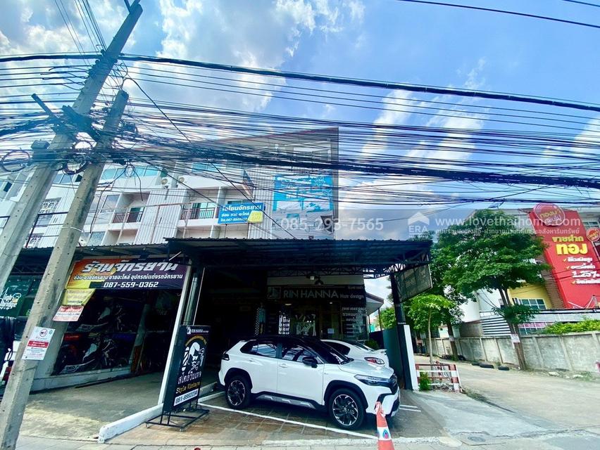ขายตึกแถว4.5ชั้น ติดถนนราษฎร์พัฒนา ซอยมิสทีน ปากซอยราษฎร์พัฒนา16/1 พื้นที่ 50.5 ตรว. หลังริม พร้อมประกอบธุรกิจ 2