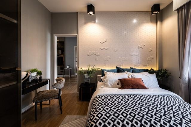 ขายบ้านเดี่ยว 2 ชั้น โครงการชีวารมย์ นครอินทร์ ที่ดิน 94.5 ตรว. บ้านเดี่ยว 2 ชั้น ที่ดิน 94.5 ตารางวา แบบบ้าน Sierra ห้องโถง Double Volume พื้นที่ใช้ส 13