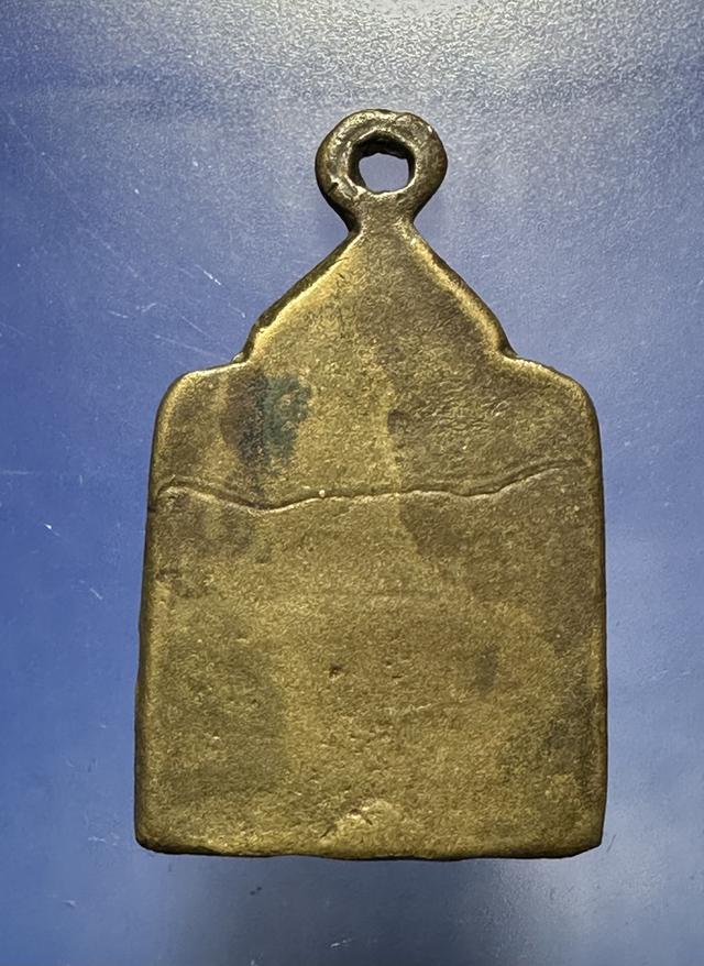 เหรียญหล่อ พระเกจิ เนื้อโลหะผสม 8