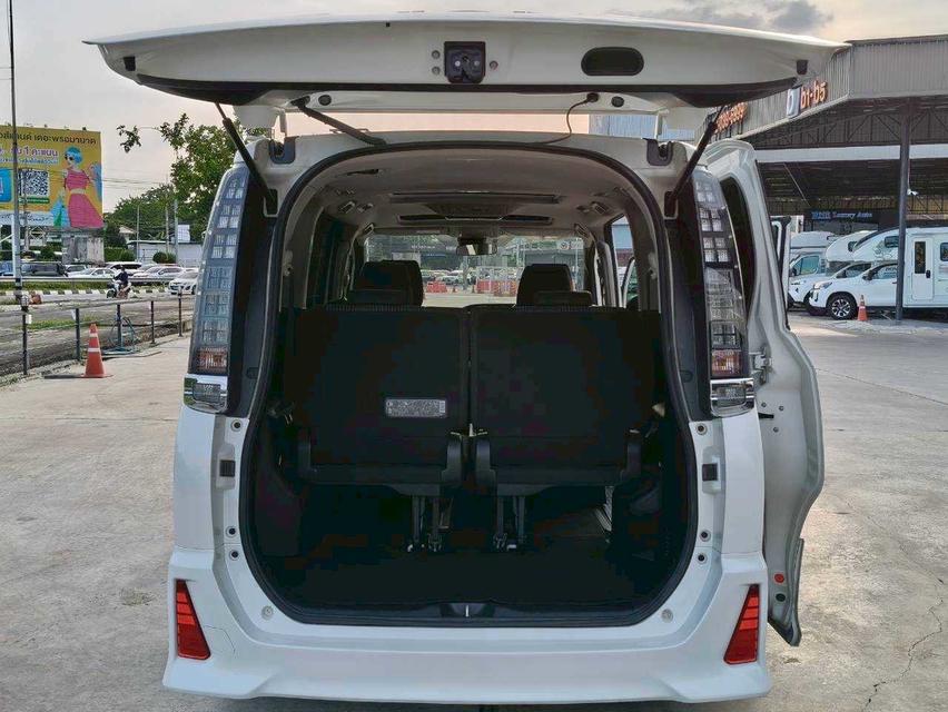 รหัสรถ KPM53 ✴️TOYOTA VOXY 2.0 ZS (A/T) 2016 Mini MPV✴️ รูปย่อยที่ 4