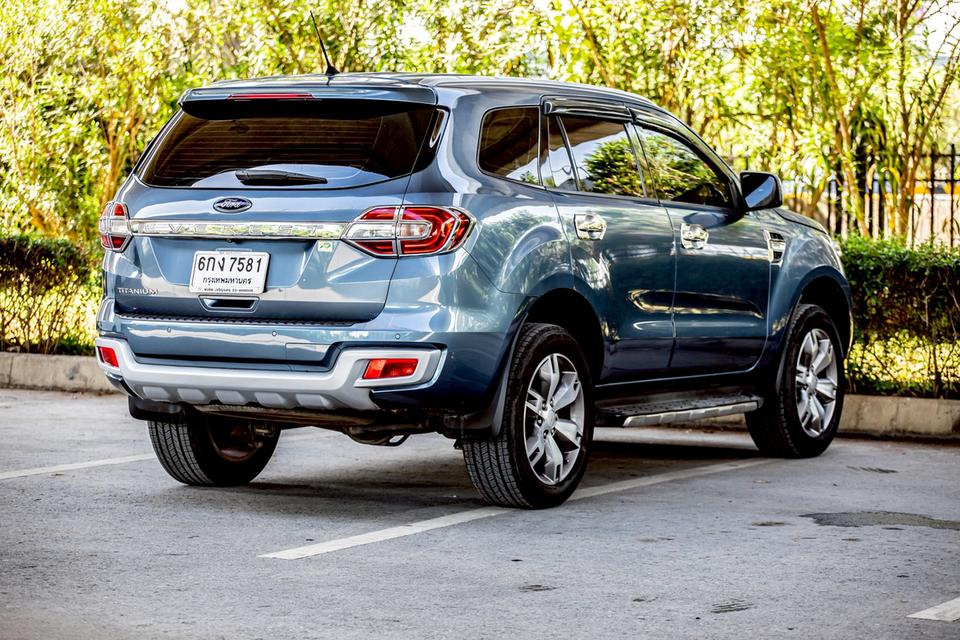 Ford Everest 2.2 Titanium Sunloof ปี 2017 สีฟ้า มือเดียวป้ายแดง 6