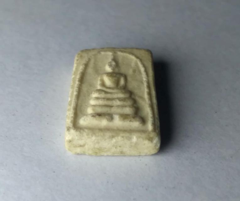 พระสมเด็จ พิมพ์จิ๋ว สูง 1cm. กว้าง 0.7cm