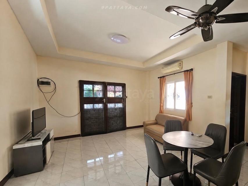 For Rent — Detached House at Thung Klom-Tan Man Soi 11, PattayaDetached house for rent with open space around the house, located at Thung Klom-Tan 5