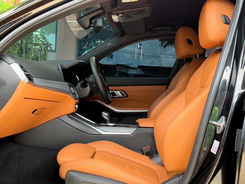 2021 BMW 320D MSPORT รถมือเดียวออกป้ายแดง รถวิ่งน้อย รถเข้าศูนย์ตลอด รถไม่เคยมีอุบัติเหตุครับ รูปที่ 13