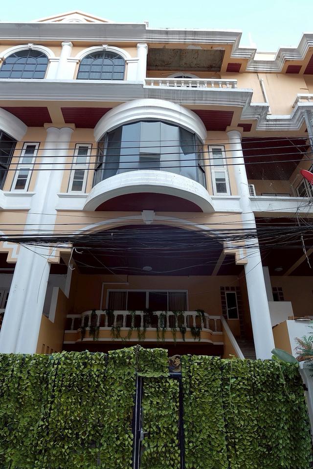 Luxury Home Office / Townhouse for Rent | Thonglor Soi 25 13