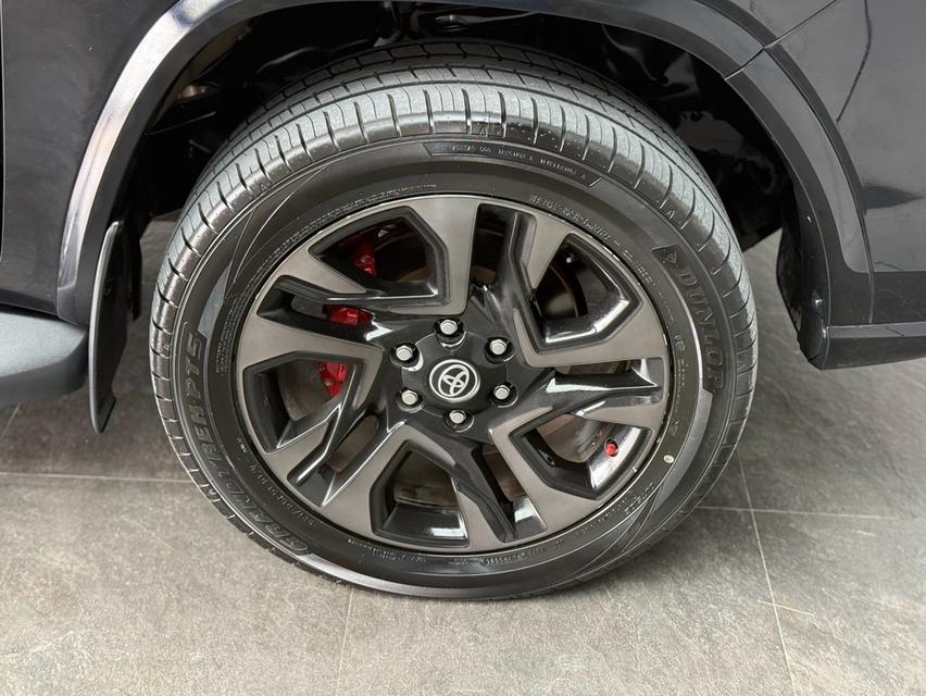 2022 TOYOTA FORTUNER, 2.8 GR SPORT BLACK TOP 4WD โฉม ปี15-ปัจจุบัน สีดำ เกียร์ออโต้ มือเดียวซื้อสด รูปที่ 17