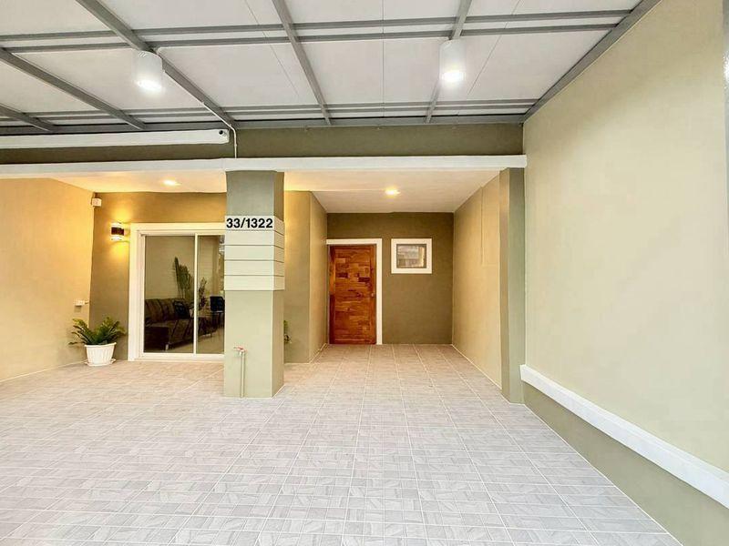 หมู่บ้านพฤกษา3  ถนนวัดลาดปลาดุก บางบัวทองทาวน์เฮาส์ 2 ชั้น ตกแต่งใหม่พร้อมอยู่ หน้ากว้าง6เมตร ใกล้ตลาดเดินทางสะดวกใกล้วินรถตู้ 3