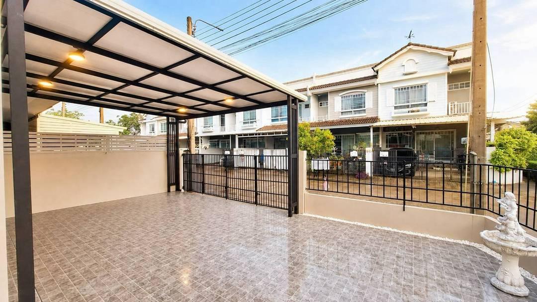 หมู่บ้านอินดี้บางใหญ่  โครงการของ Land & houseทาวน์โฮม 2 ชั้น  หลังมุม  โปร่ง ลมดี มีพื้นที่ข้างบ้าน 2