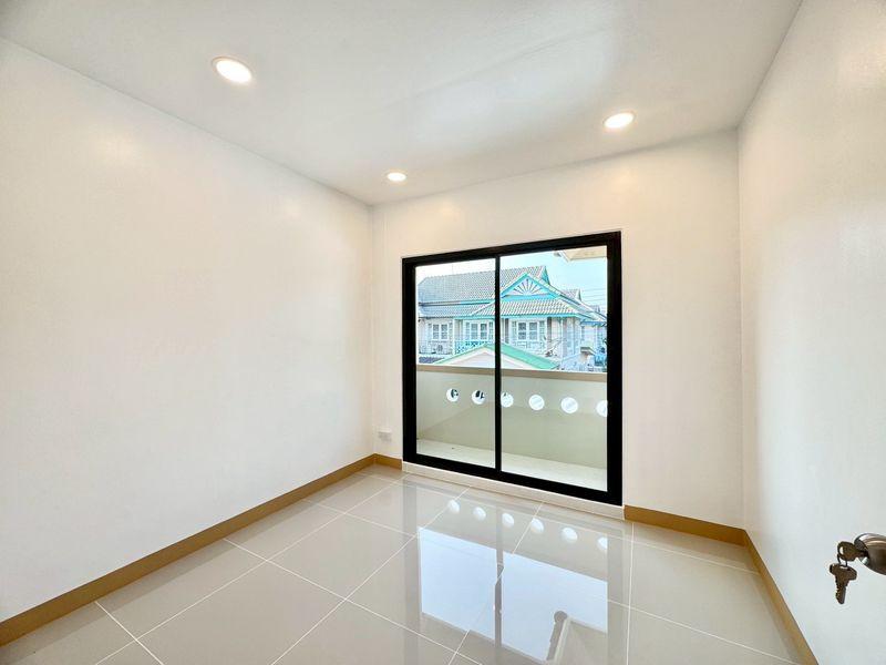 หมู่บ้านพฤกษา19 วัดลาดปลาดุกบ้านแฝด 2 ชั้น ตกแต่งใหม่พร้อมเฟอร์นิเจอร์ จอดรถในบ้านได้ถึง 3 คัน 🏗️ หน้าบ้านกว้าง 10 เมตร 17