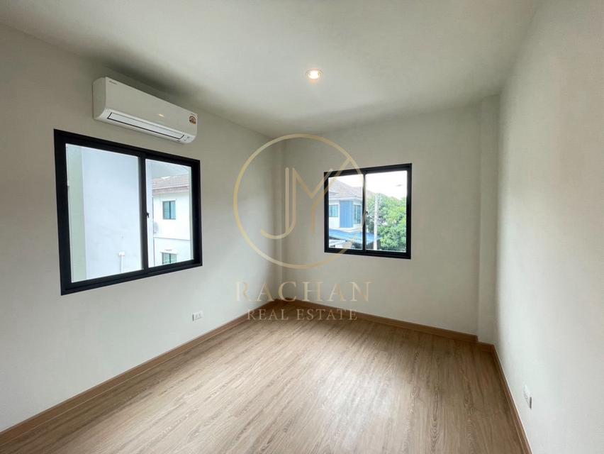 ขายด่วน บ้านแฝด 2 ชั้น รีโนเวทใหม่ หลังริม หมู่บ้านธนาวิลเลจ วงแหวน-ปิ่นเกล้า เนื้อที่ 43.4 ตร.ว 19
