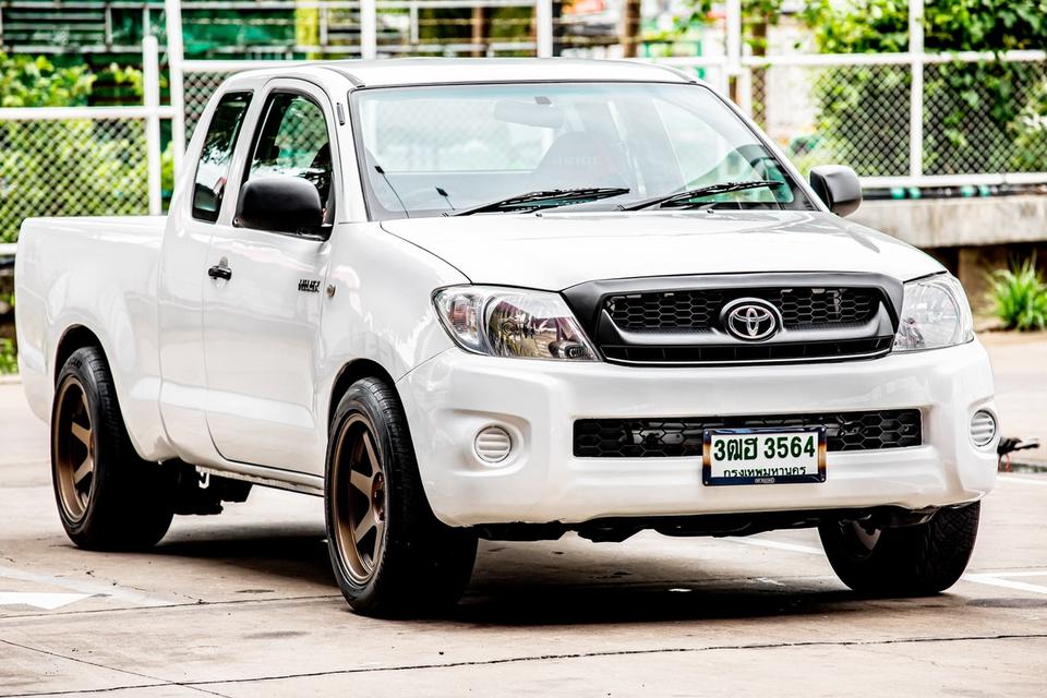 Toyota Vigo Cab 2.5E ดีเซล เกียร์ธรรมดา ปี 2009 สีขาว  4