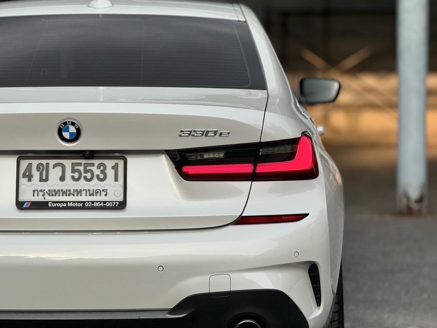 BMW 330e M Sport G20 ปี 2020สีขาว เกียร์ออโต้📌เลขไมล์ 94,700 กม.💰ราคา 990,000 บาท รูปที่ 10