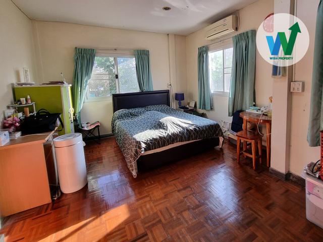 ขายทาวน์เฮ้าส์ หมู่บ้าน ช.รุ่งเรือง4 ซ.ประชาราษฎร์ 5 5