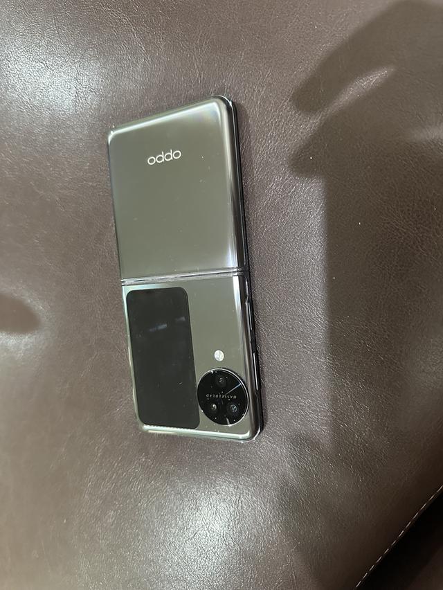 Oppo find N3 flip 8