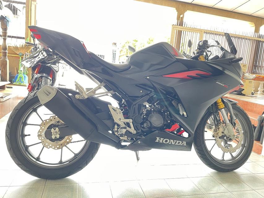 CBR150R ABS สภาพซื้อจอด ใช้งานน้อย มีรับประกัน เครื่องดี ศูนย์ดี ชุดสีสวย รถมือเดียว เอกสารครบ วิ่ง6000 กลางปี66 6