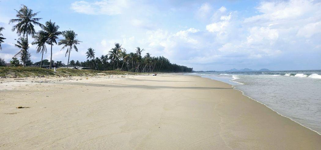 ขาย ที่ดิน  1 ไร่ 2 งาน ติดทะเล หาดบ้านกรูด-ดอนสำราญอ.บางสะพาน ประจวบคีรีขันธ์ 3