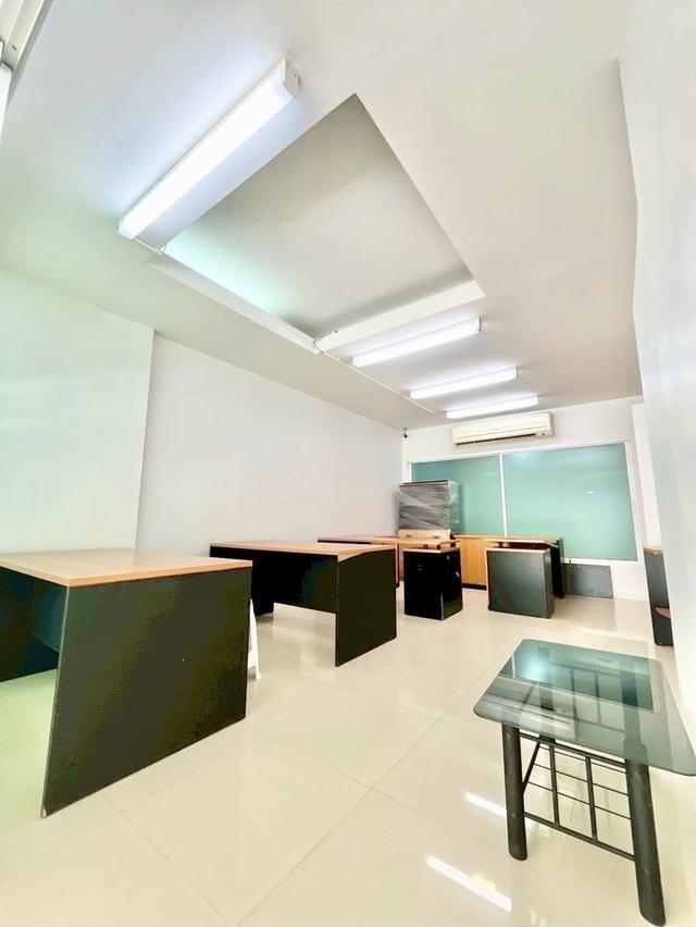 ให้เช่าทาวน์โฮมออฟฟิศ 3 ชั้น ตลาดใจโต บางเสาธง สมุทรปราการ  พร้อมอุปกรณ์ 12