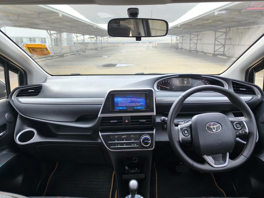 TOYOTA SIENTA 1.5V 2016 7