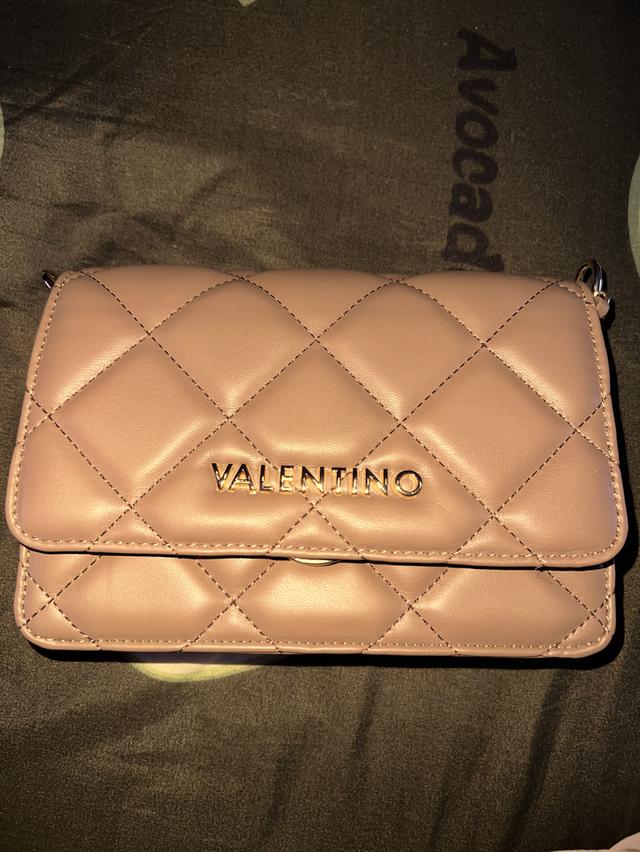 กระเป๋าสะพายvalentino