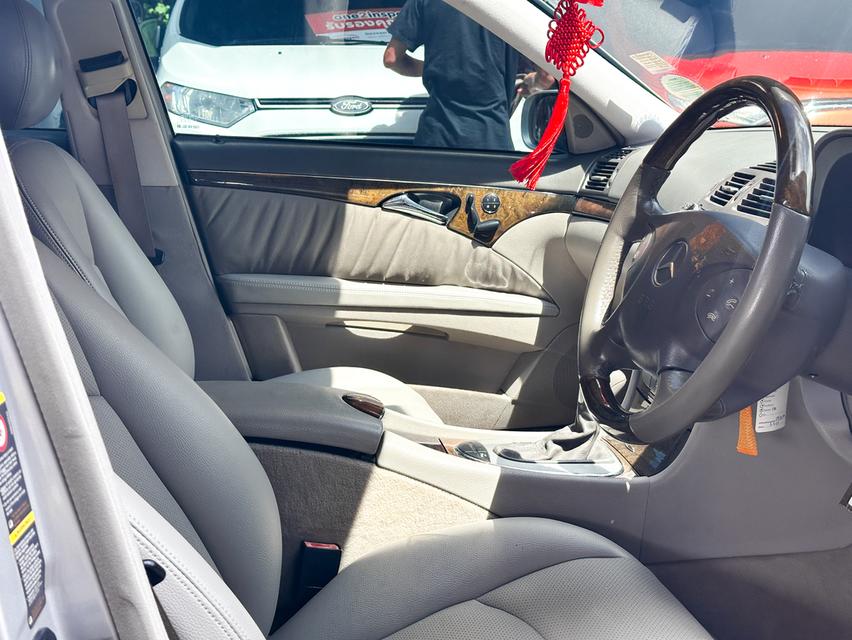ขายรถ Benz E240 2.6 W211 Avantgarde Sedan ปี 2003 สีเทา เกียร์ออโต้ รูปที่ 10