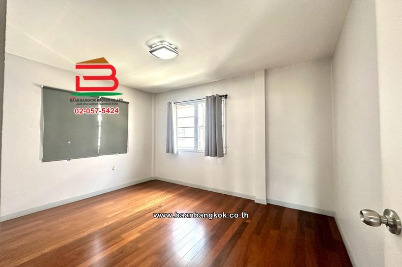 บ้านเดี่ยว เนื้อที่ 60 ตร.ว. หมู่บ้านประชาชื่น (สามัคคี 63) ใกล้มหาวิทยาลัยธุรกิจบัณฑิตย์ ถนนแจ้งวัฒนะ ตำบลบางตลาด อำเภอปากเกร็ด นนทบุรี 11