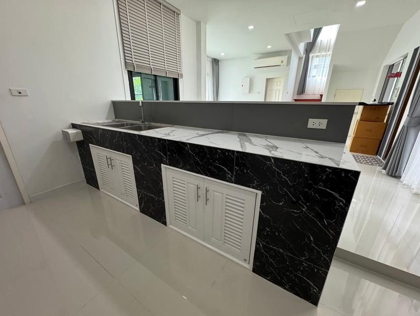 บ้านเดี่ยว2ชั้นอิฐแดงทั้งหลัง3ห้องนอน3ห้องน้ำ ต่อเติมครัวกว้างมาก บริเวณข้างบ้านขุดสระได้พื้นที่เยอะ 10