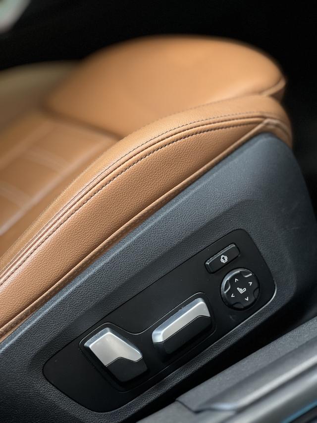 BMW 330e M Sport 10