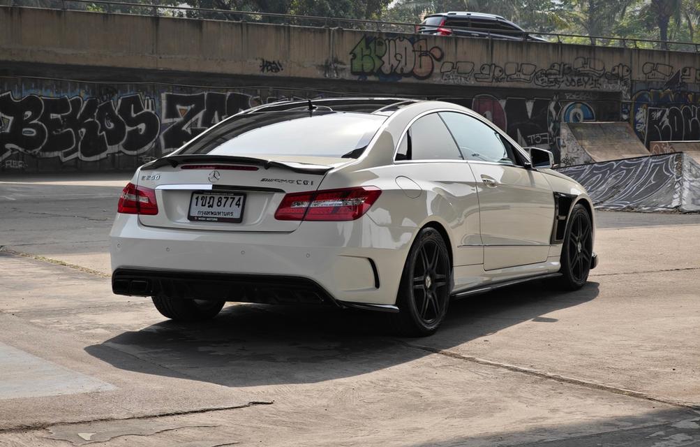 Mercedes Benz E250 CGI Coupe AMG W207 ปี 2011 4