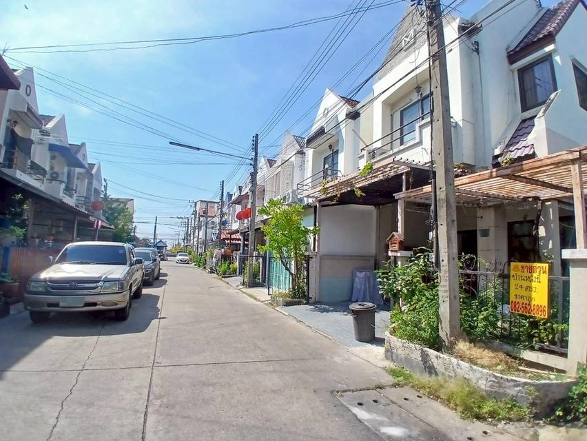 ขายบ้าน 2 ชั้น หมู่บ้านสราญธร คลอง4 ถนนพระองค์เจ้าสาย 2