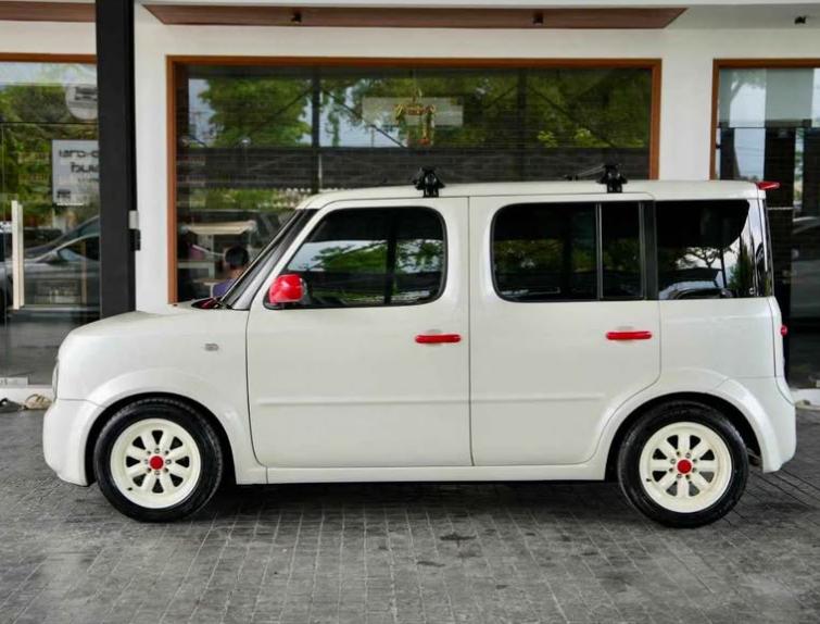 Nissan Cube Z11 สีขาว 7