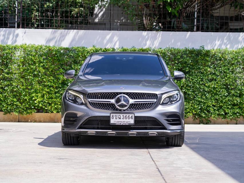 Mercedes-Benz GLC250 COUPE AMG PLUS 4MATIC (W253) ปี 2018 สีเทา รถบ้านเจ้าของเดียวยางใหม่ รูปย่อยที่ 2