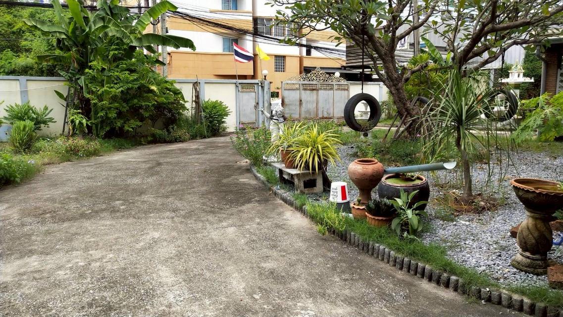ขายที่ดินพร้อมสิ่งปลูกสร้าง แปลงมุม เนื้อที่ 336 ตรว. ซอยลาดพร้าว 107 แยก 2 แขวงคลองจั่น เขตบางกะปิ กทม. 5