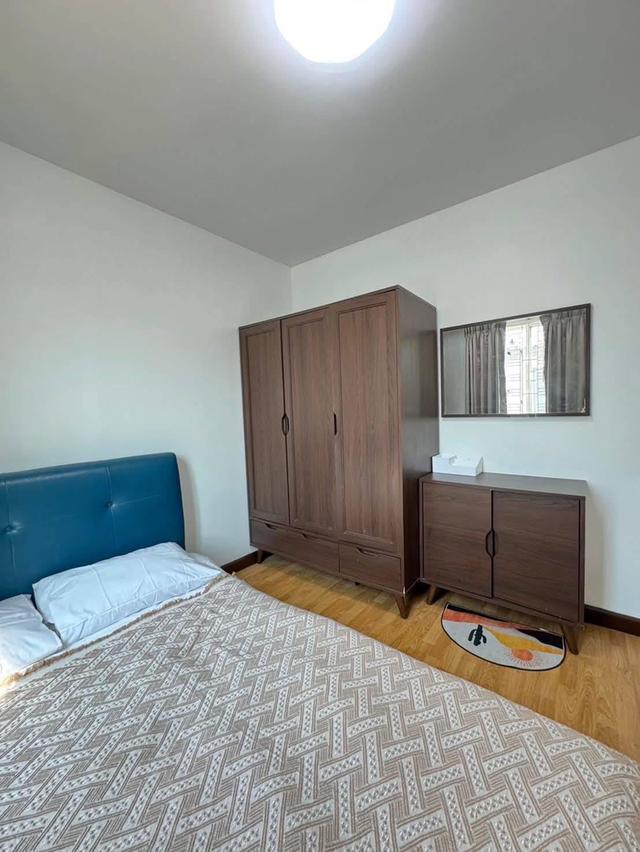 ให้เช่าทาวเฮ้าส์ 2 ชั้น หมู่บ้าน เดอะคัลเลอร์ ดอนเมือง-สรงประภา ใกล้สนามบินดอนเมือง,เมืองเอก,ม.รังสิต,ฟิวเจอร์ มีเฟอร์และเครื่องใช้ไฟฟ้าพร้อมอยู่ ราคา 15