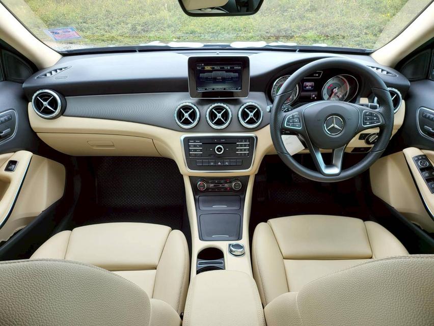 รหัสรถ NC156 MERCEDES-BENZ ✳️ GLA200 Urban (W156) 2017 12