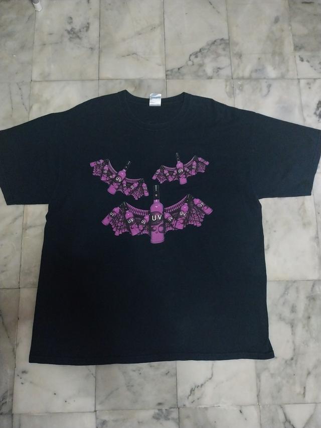 เสื้อยืดแขนสั้น แนวสตรีท UV Vodka Purple Bat Logo มือสอง สภาพดี ของพร้อมส่งครับ