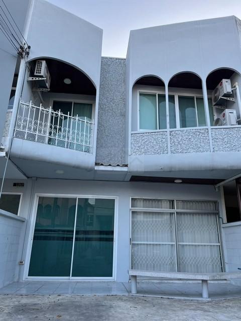 ให้เช่าโฮมออฟฟิศ 2 ชั้น 150 ตร.ม. ซอยพัฒนาการ 23 รีโนเวทใหม่ ใกล้เอกมัย-ทองหล่อ 1