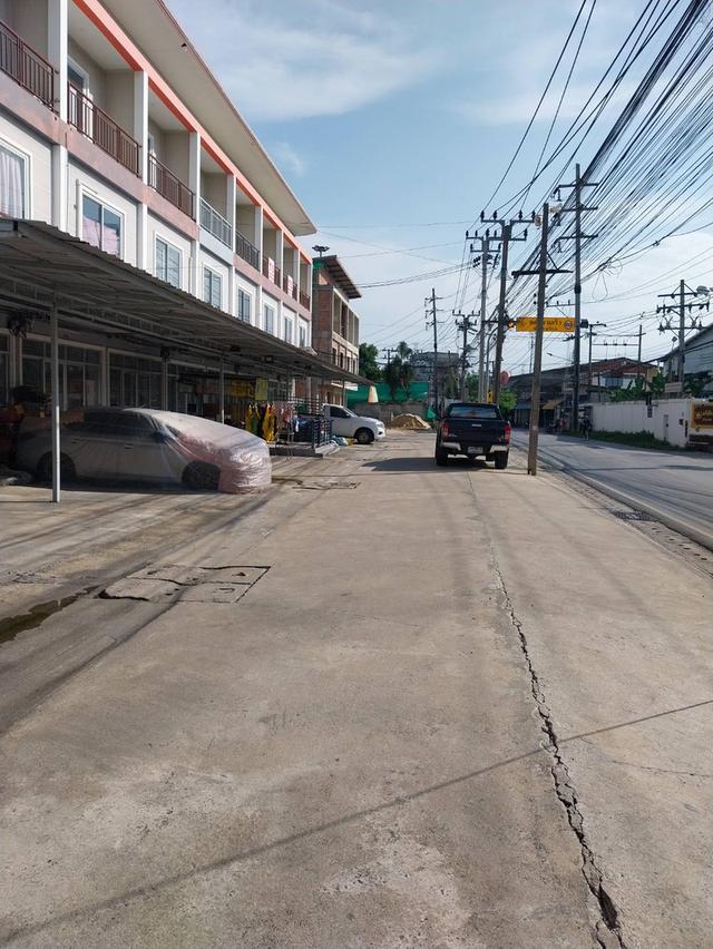 อาคารพาณิชย์ 3 ชั้น 4 ห้องนอน 3 ห้องน้ำ โครงการพระปิ่นสวนส้ม 3