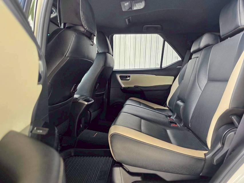 TOYOTA FORTUNER มือสอง ปี 2021 รูปที่ 5