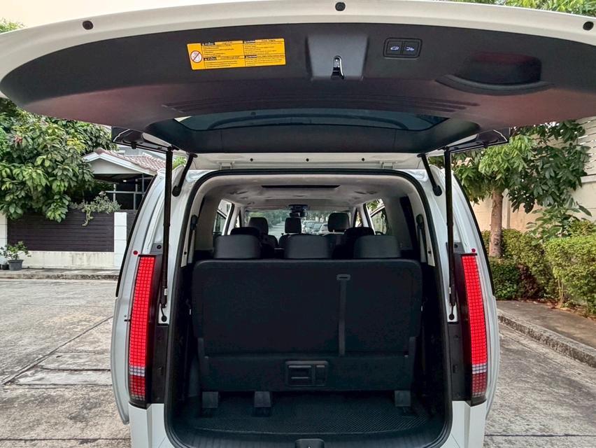 รหัสรถ AP536 Hyundai Staria Premium Sunroof 2.2D 8AT TOP สุดปี 2024 รูปที่ 14