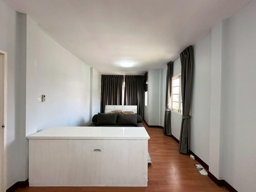 บ้านเดี่ยว ลลิล อินเดอะพาร์ค ศรีนครินทร์ - เทพารักษ์ แพรกษาใหม่  ( หลังมุมถนนเมน ) ซอยมังกรขันดี เมืองสมุทรปราการ 8