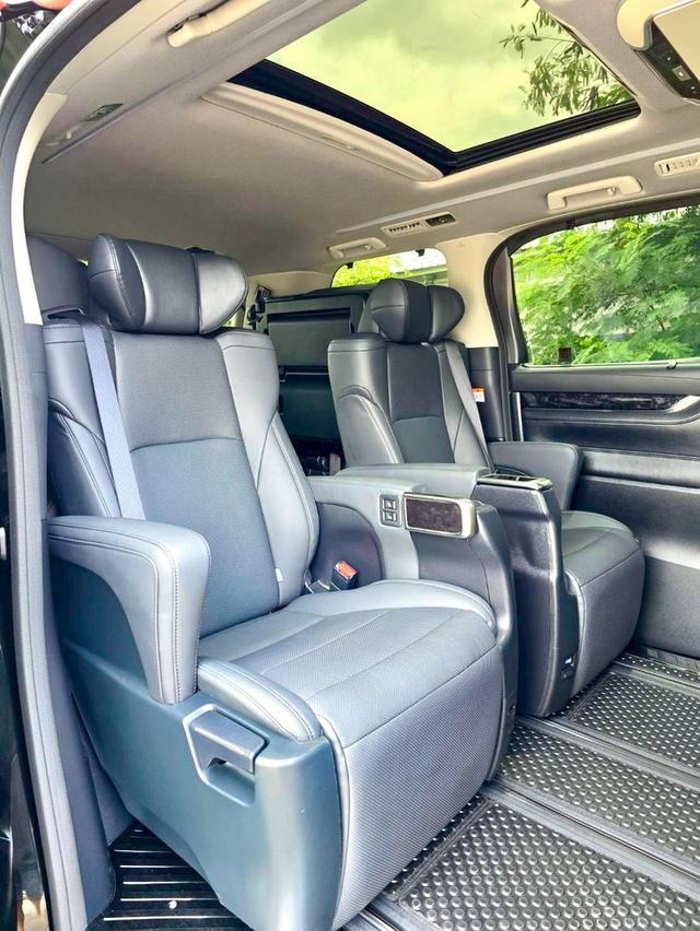 Toyota ALPHARD 2.5SC PACKAGE สีดำ ปี 2023 ไมล์ 44,000 กม.  12