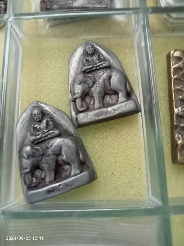 พระเครื่อง พระเหรียญต่างๆ รูปที่ 2