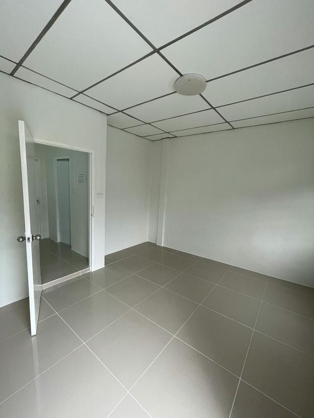 ขาย :ทาวน์เฮาส์ 2 ชั้น, เนื้อที่ 17 ตรว.  หมู่บ้านศรีประจักษ์ 2  10
