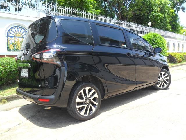 Toyota Sienta 1.5V ปี 3016  7