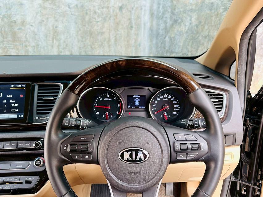 ขาย Kia Grand Carniva 2.2EX ปี20 6